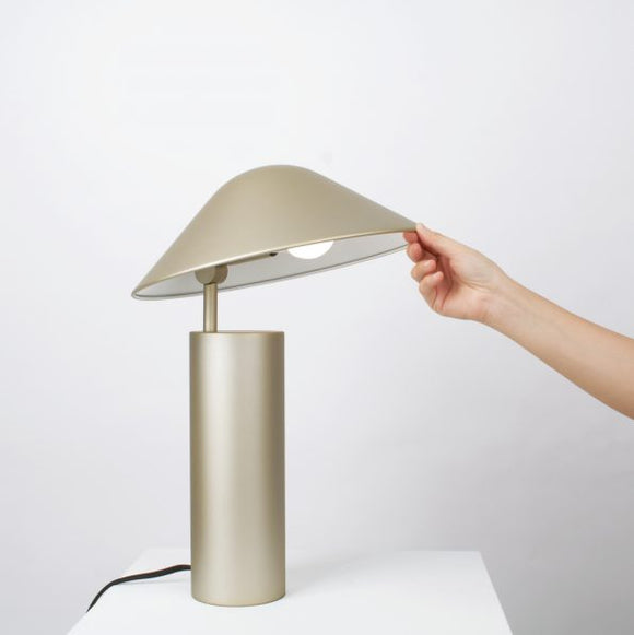 Damo Simple Lampe de Table Seed Design