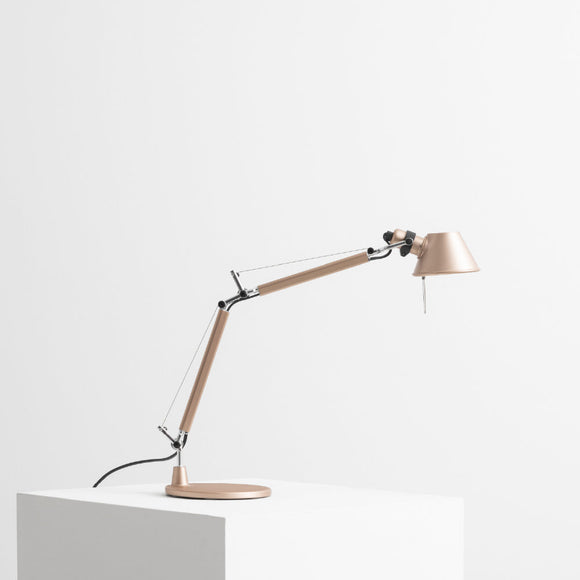 Tolomeo Micro Table avec base en cuivre brossé